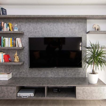 Luxury City Center Two Bedroom Apartment Close To Beach Варна Екстер'єр фото