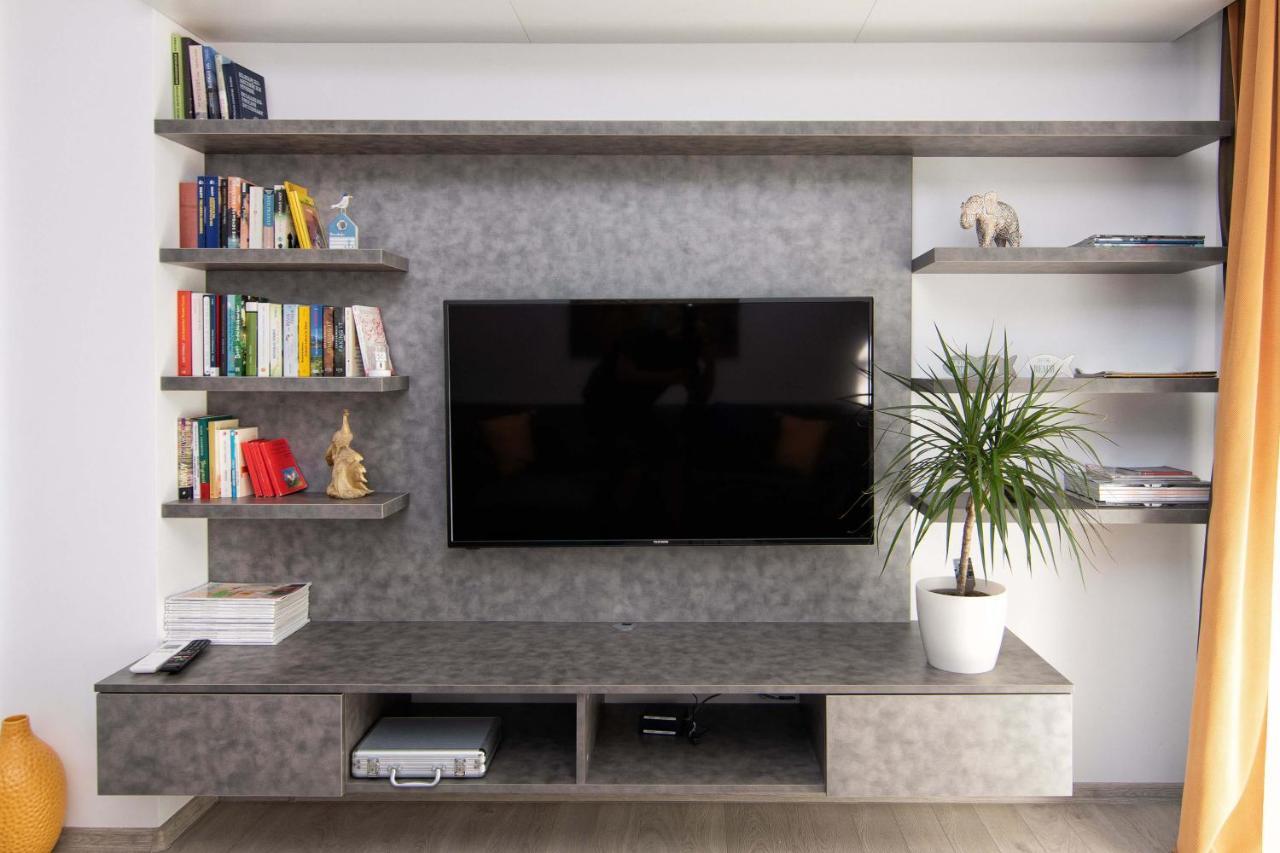 Luxury City Center Two Bedroom Apartment Close To Beach Варна Екстер'єр фото