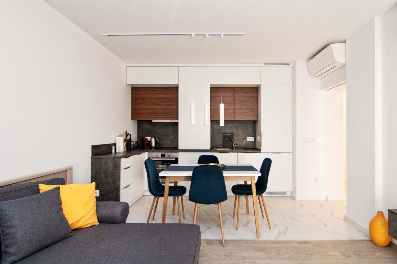 Luxury City Center Two Bedroom Apartment Close To Beach Варна Екстер'єр фото
